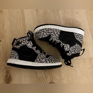 Nike Jordan1 Retro TD Elephant Print Cement